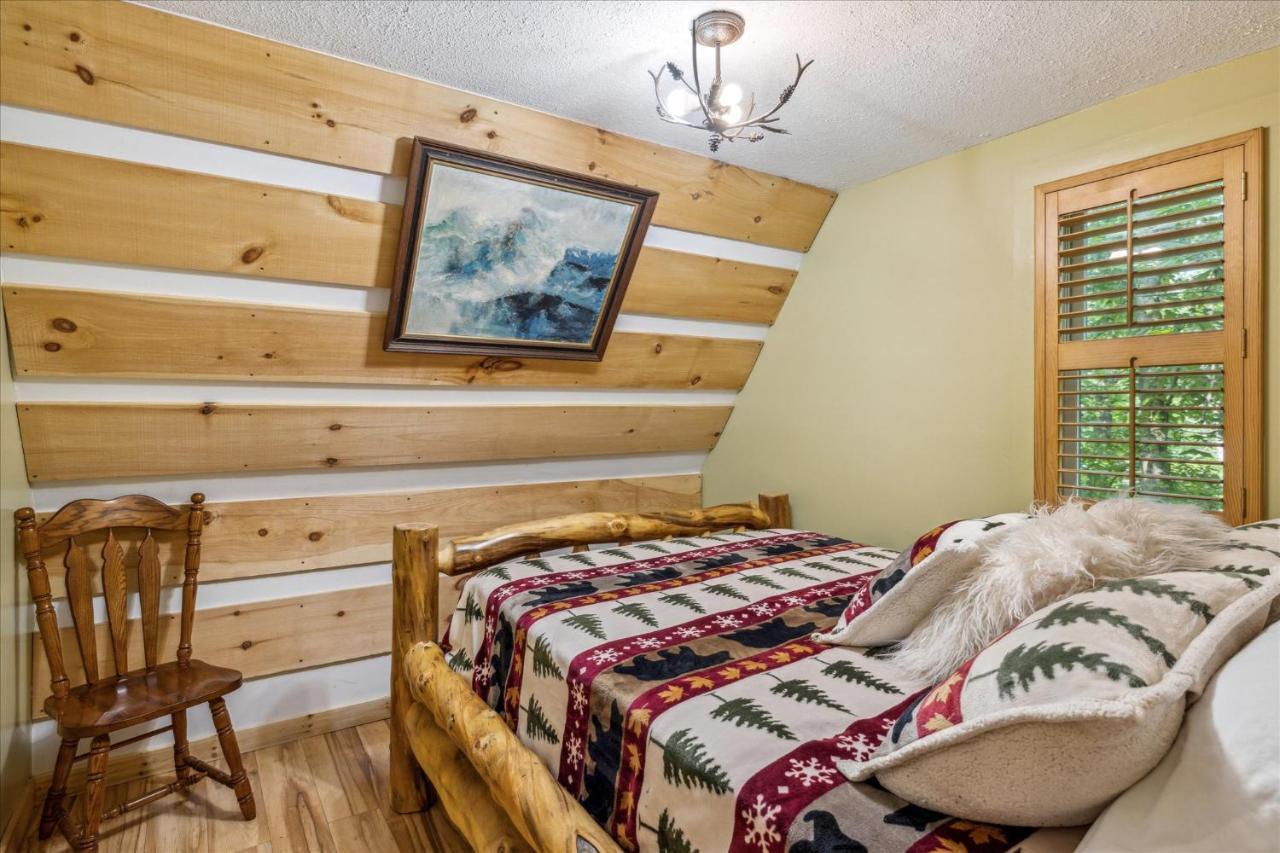 Smokey Max Chalet Севьервилл Экстерьер фото