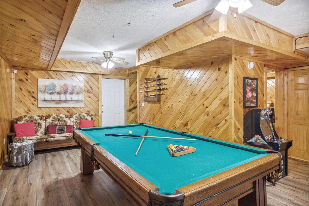 Smokey Max Chalet Севьервилл Экстерьер фото