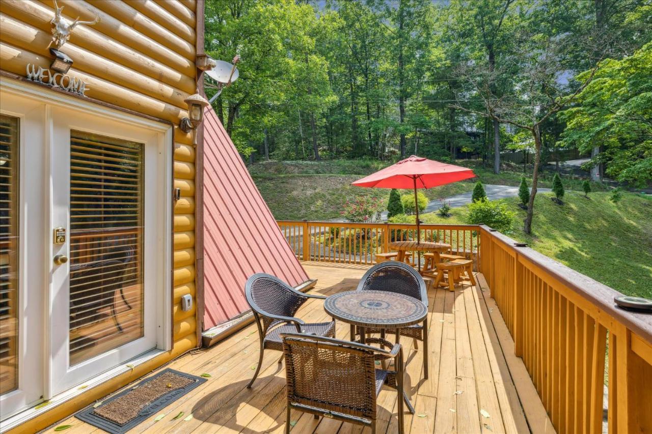Smokey Max Chalet Севьервилл Экстерьер фото